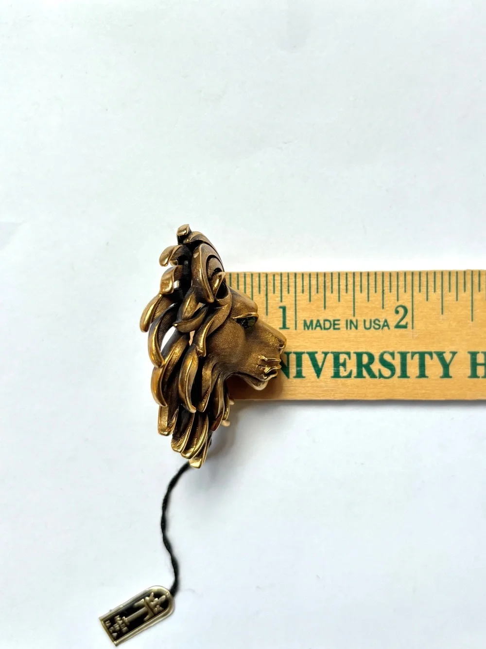 Vintage Crown Trifari golden lions head with green eyes brooch pin NWT